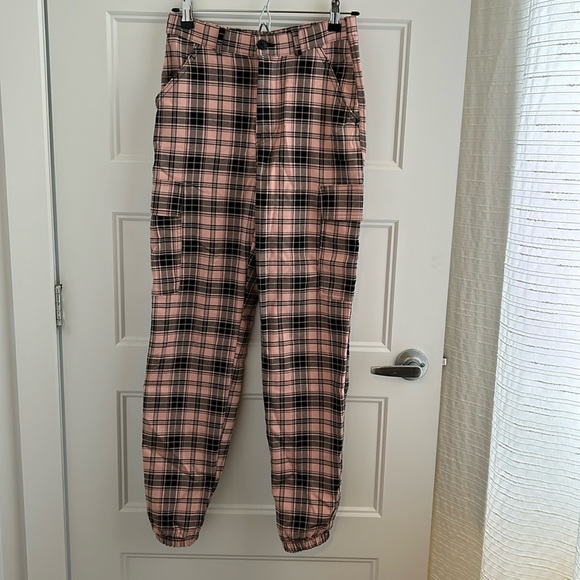 Hollister ultra high rise plaid cargo jogger pants - Picture 1 of 9